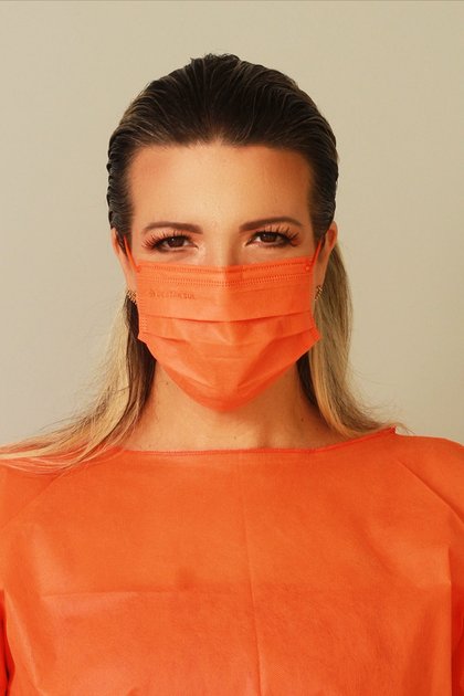 mascara descartavel laranja com elastico color destak com 50 unidades